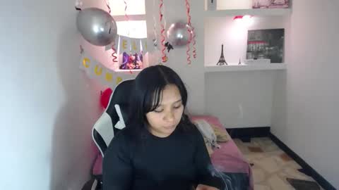 Snapshot of charis_21 chatting on 12, 11, 2025 charis 2 online show from 12, 11, 2025