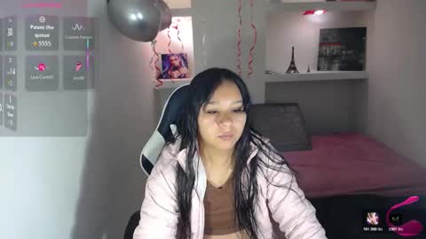 Snapshot of charis_21 chatting on 20, 11, 2025 charis 2 online show from 20, 11, 2025