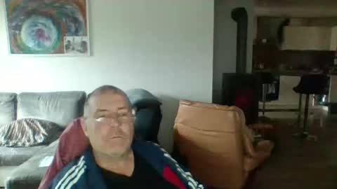 Snapshot of charles6064 chatting on 20, 12, 2024 charles6064 online show from 20, 12, 2024