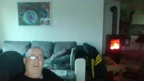 Snapshot of charles6064 chatting on 18, 11, 2025 charles6064 online show from 18, 11, 2025