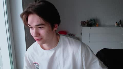 Snapshot of charleshanson69 chatting on 17, 10, 2025 charleshanson69 online show from 17, 10, 2025