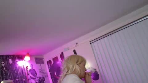 Snapshot of charli_girl chatting on 5, 2, 2025 Charli online show from 5, 2, 2025