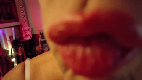 Snapshot of charli_girl chatting on 17, 10, 2025 Charli online show from 17, 10, 2025