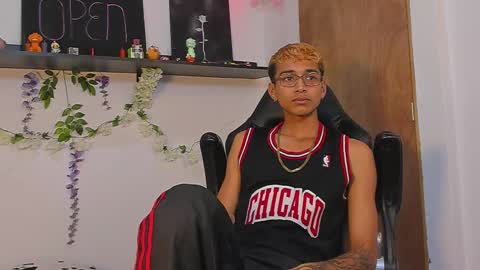 Charles Russo online show from 10, 2, 2025