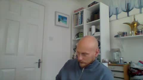 Snapshot of charliephandguest chatting on 10, 9, 2025 Charlie online show from 10, 9, 2025