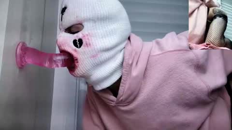 Charlie Throat online show from 25, 2, 2026