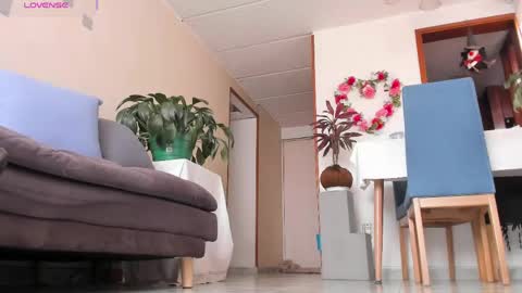 Snapshot of charlize_legs_ chatting on 28, 5, 2026 Charlize online show from 28, 5, 2026