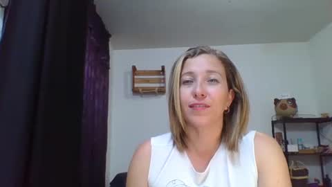 Snapshot of charlot_ponze chatting on 31, 12, 2024 charlott online show from 31, 12, 2024