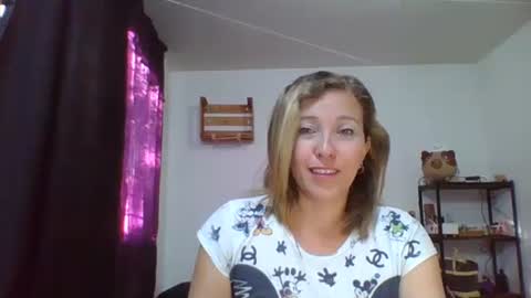 Snapshot of charlot_ponze chatting on 9, 1, 2025 charlott online show from 9, 1, 2025