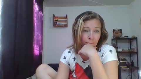 Snapshot of charlot_ponze chatting on 15, 1, 2025 charlott online show from 15, 1, 2025