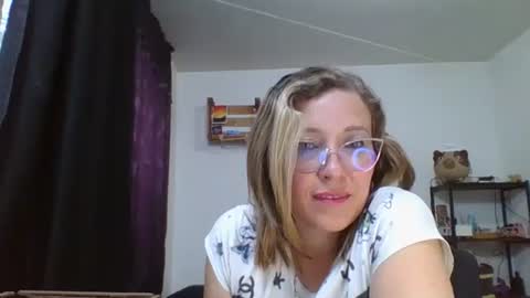 Snapshot of charlot_ponze chatting on 18, 1, 2025 charlott online show from 18, 1, 2025