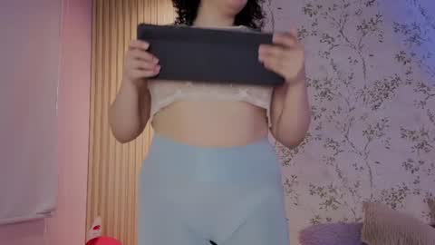 Snapshot of charlote__miller chatting on 8, 7, 2026 You honey online show from 8, 7, 2026