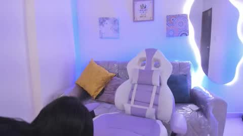 Snapshot of charlote_cowell_sub_ chatting on 25, 9, 2025 online show from 25, 9, 2025