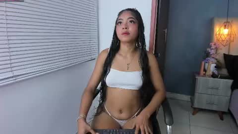 Snapshot of charlothe_01 chatting on 16, 6, 2026 Charlot online show from 16, 6, 2026