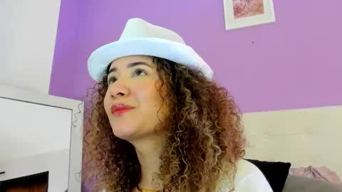Snapshot of charlotte1117 chatting on 18, 10, 2025 Char 3 online show from 18, 10, 2025