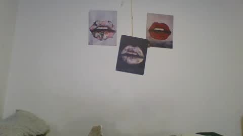 karinaa independent model online show from 7, 1, 2025