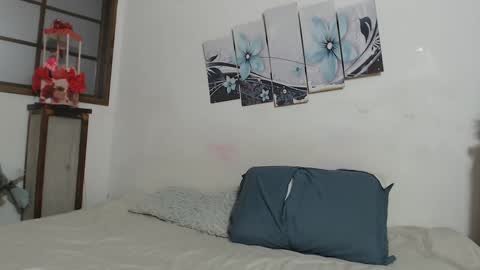 karinaa independent model online show from 1, 10, 2025