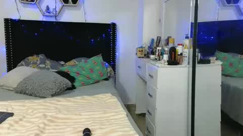 charlotte_027 online show from 7, 4, 2026