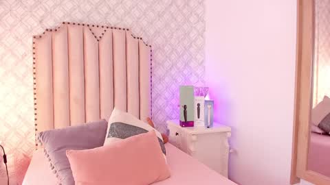   Charlotte  online show from 17, 1, 2025