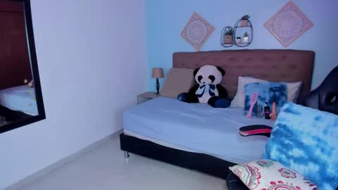 Charlotte  online show from 19, 3, 2026