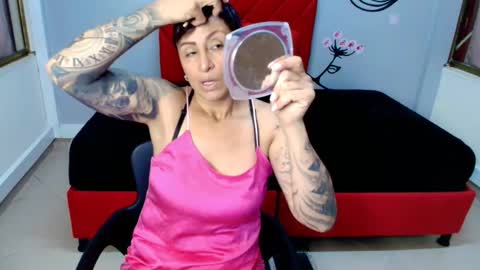 Snapshot of charlotte__gray chatting on 12, 10, 2025 CHARLOTTE GRAY online show from 12, 10, 2025