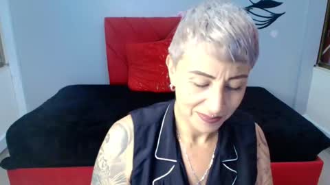Snapshot of charlotte__gray chatting on 11, 11, 2025 CHARLOTTE GRAY online show from 11, 11, 2025