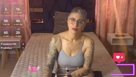 Snapshot of charlotte__gray chatting on 28, 11, 2025 CHARLOTTE GRAY online show from 28, 11, 2025