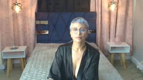 Snapshot of charlotte__gray chatting on 5, 12, 2025 CHARLOTTE GRAY online show from 5, 12, 2025