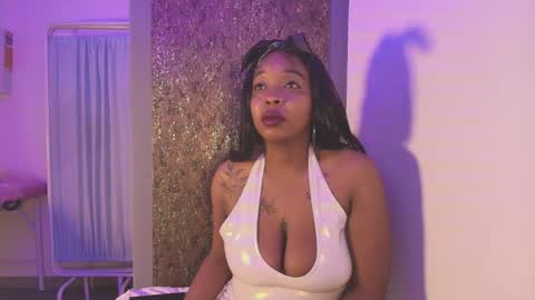 Snapshot of charlotte_brown_1 chatting on 29, 10, 2025 CHARLOTTE BROWN online show from 29, 10, 2025