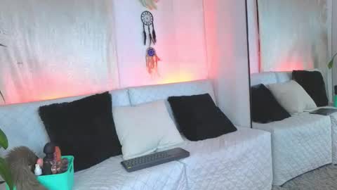 Snapshot of charlotte_copper chatting on 17, 10, 2025 Charlotte online show from 17, 10, 2025