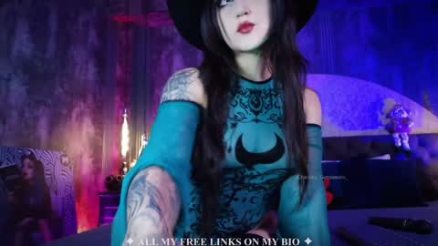 Charlotte online show from 2, 12, 2025