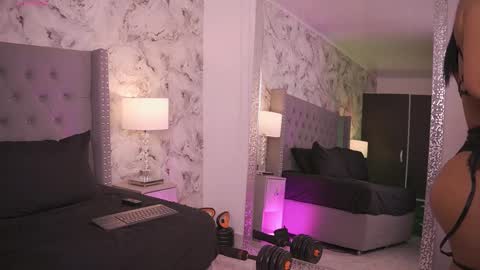 Snapshot of charlotte_harriz chatting on 5, 3, 2025 Charlotte online show from 5, 3, 2025