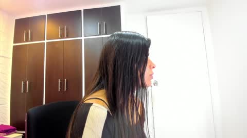 Snapshot of charlotte_icee chatting on 2, 1, 2025 Charlotte Icee online show from 2, 1, 2025