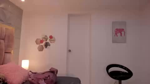 Charlotte Icee online show from 18, 3, 2026