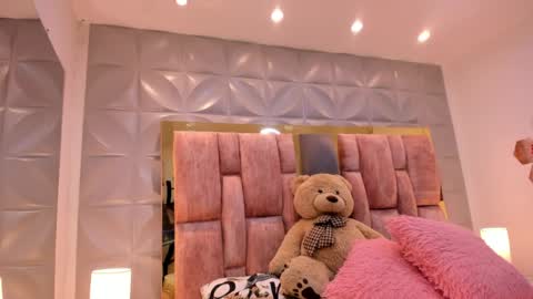 Charlotte Icee online show from 7, 4, 2026