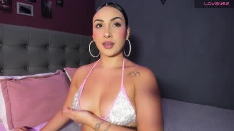 Snapshot of charlotte_jamees chatting on 17, 5, 2026 Charlotte james online show from 17, 5, 2026