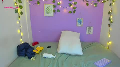 Snapshot of charlotte_queeen chatting on 16, 1, 2025 Charlotte online show from 16, 1, 2025