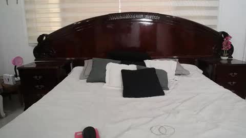 Snapshot of charlotte_russo_ chatting on 18, 11, 2025 Charlotte online show from 18, 11, 2025