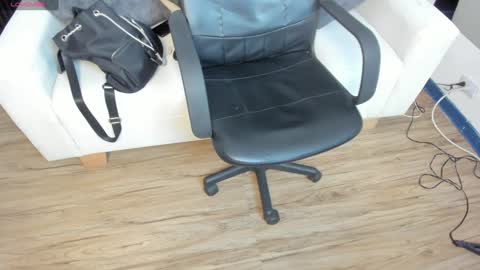 Charlotte  Everyday From 0700 to 1300 Col Time online show from 29, 1, 2025