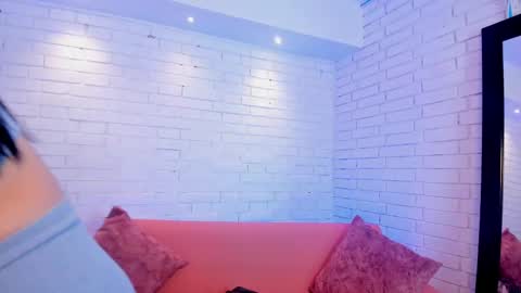 Charlotte  Everyday From 0700 to 1300 Col Time online show from 18, 9, 2025