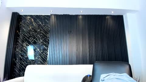 Charlotte  Everyday From 0700 to 1300 Col Time online show from 18, 10, 2025