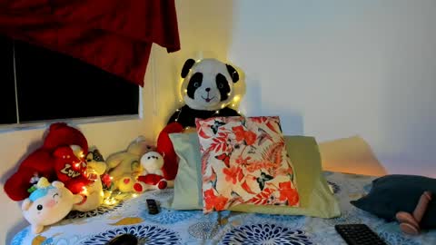 charlottee07 online show from 10, 4, 2026