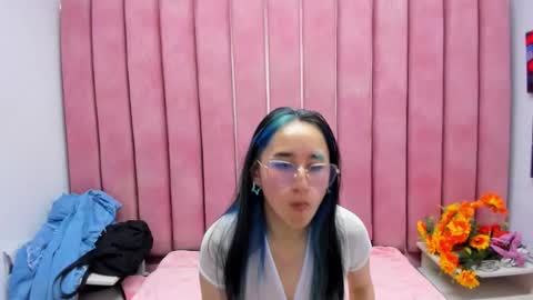 Snapshot of charlottestuart_ chatting on 3, 12, 2025 charlottestuart_ online show from 3, 12, 2025