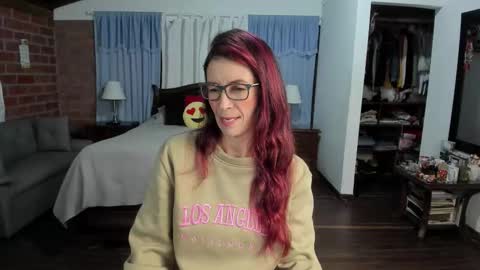 Snapshot of charlottewillson chatting on 26, 11, 2025 Charlotte online show from 26, 11, 2025