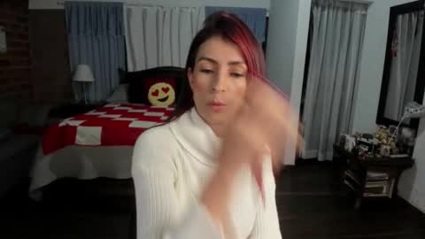 Snapshot of charlottewillson chatting on 4, 12, 2025 Charlotte online show from 4, 12, 2025