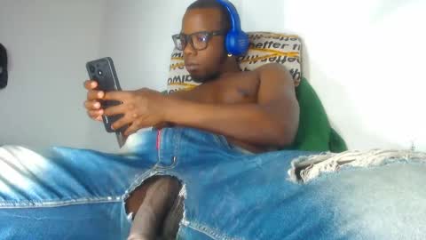 Snapshot of charly_vergonti_ chatting on 16, 9, 2025 charly_vergonti_ online show from 16, 9, 2025