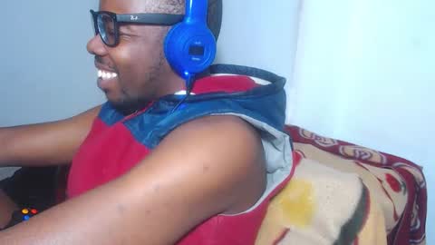 Snapshot of charly_vergonti_ chatting on 5, 10, 2025 charly_vergonti_ online show from 5, 10, 2025