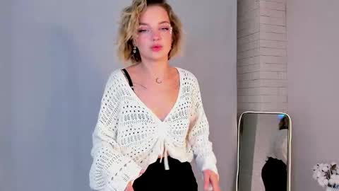Snapshot of charmaineterrill chatting on 3, 10, 2025 Maya online show from 3, 10, 2025