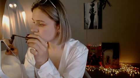 Snapshot of charming_beauty chatting on 28, 10, 2025 Michelle online show from 28, 10, 2025