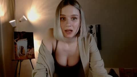 Snapshot of charming_beauty chatting on 10, 11, 2025 Michelle online show from 10, 11, 2025